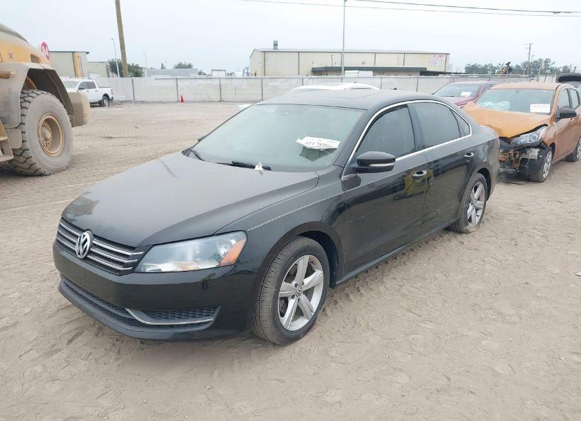 Photo 2 of 2013 Volkswagen Passat 2.5L SE (VIN 1VWBP7A31DC136970)