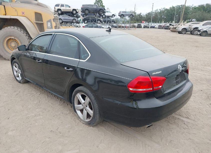 Photo 3 of 2013 Volkswagen Passat 2.5L SE (VIN 1VWBP7A31DC136970)