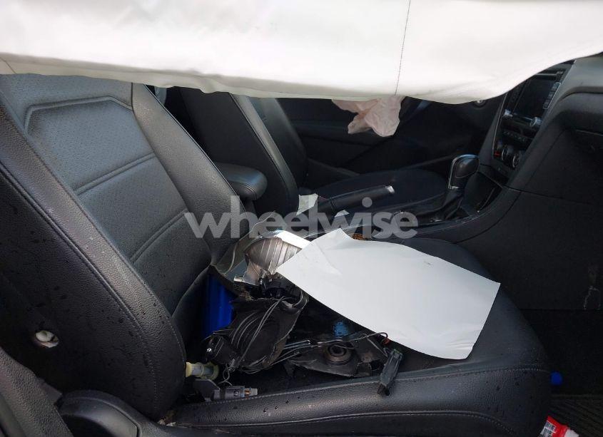 Photo 5 of 2014 Volkswagen Passat 2.5L SE (VIN 1VWBP7A31EC004180)