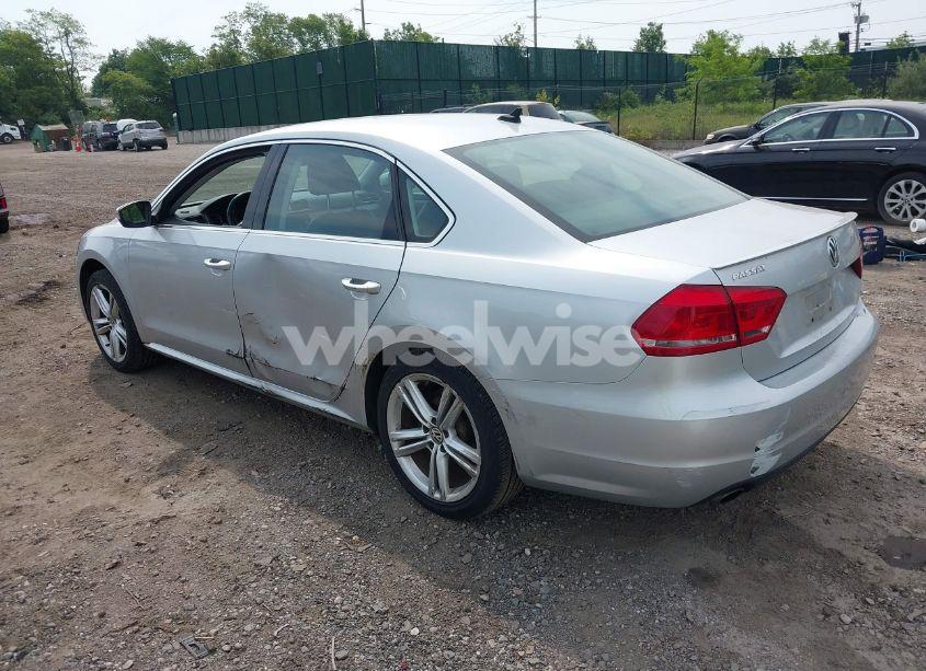 Photo 3 of 2014 Volkswagen Passat 2.5L SE (VIN 1VWBP7A31EC006995)