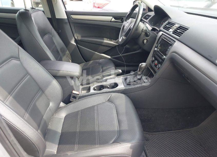 Photo 5 of 2014 Volkswagen Passat 2.5L SE (VIN 1VWBP7A31EC006995)