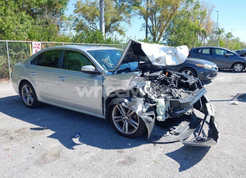 2014 Volkswagen Passat 2.5L SE (VIN 1VWBP7A31EC012246) main photo