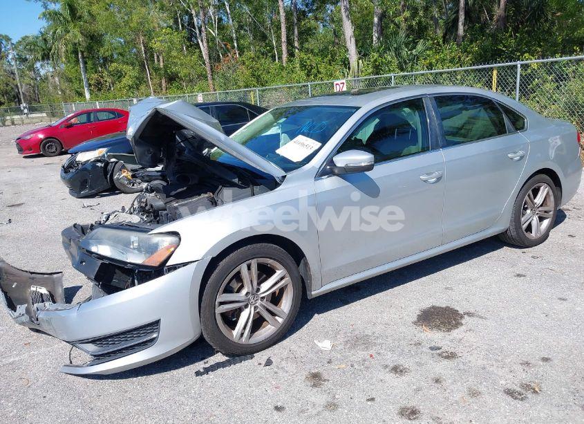 Photo 2 of 2014 Volkswagen Passat 2.5L SE (VIN 1VWBP7A31EC012246)