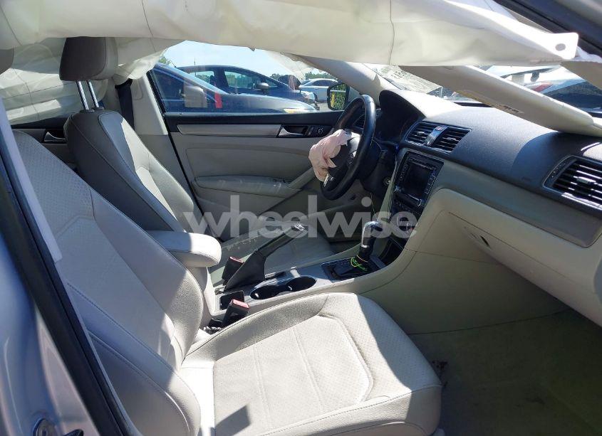 Photo 5 of 2014 Volkswagen Passat 2.5L SE (VIN 1VWBP7A31EC012246)