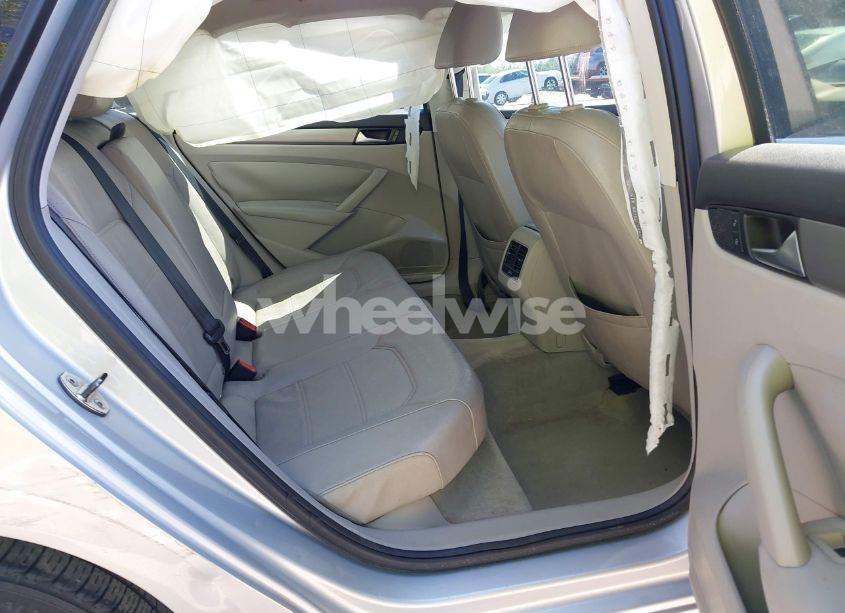 Photo 8 of 2014 Volkswagen Passat 2.5L SE (VIN 1VWBP7A31EC012246)