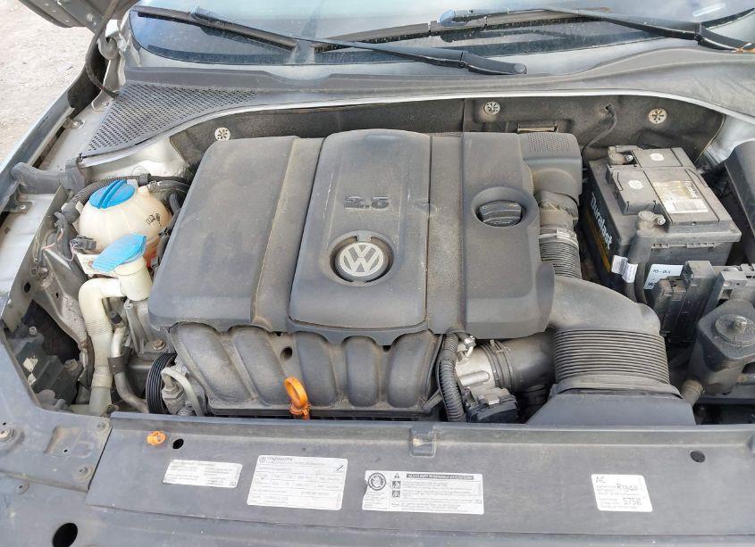 Photo 10 of 2012 Volkswagen Passat 2.5L SE (VIN 1VWBP7A32CC002368)