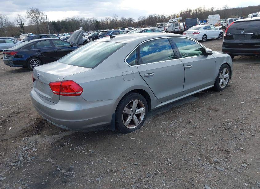 Photo 4 of 2012 Volkswagen Passat 2.5L SE (VIN 1VWBP7A32CC002368)