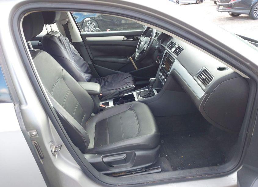Photo 5 of 2012 Volkswagen Passat 2.5L SE (VIN 1VWBP7A32CC002368)