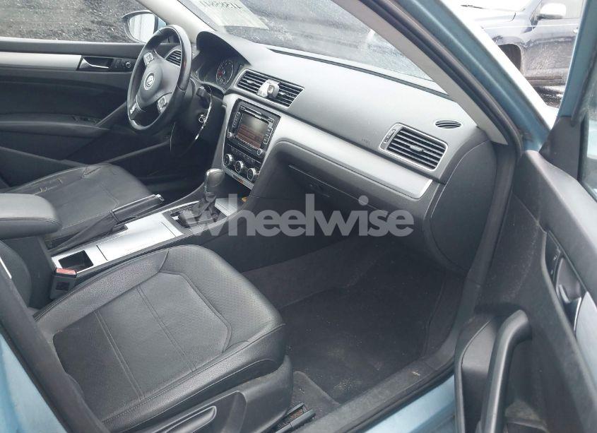 Photo 5 of 2012 Volkswagen Passat 2.5L SE (VIN 1VWBP7A32CC018537)