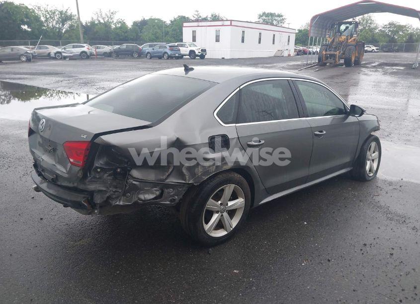 Photo 4 of 2012 Volkswagen Passat 2.5L SE (VIN 1VWBP7A32CC073649)