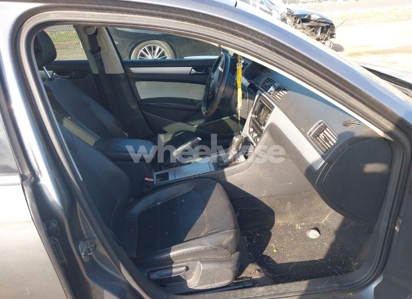 Photo 5 of 2012 Volkswagen Passat 2.5L SE (VIN 1VWBP7A32CC073649)