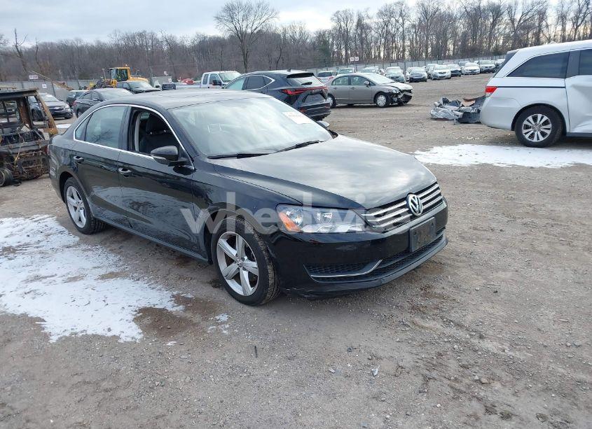 2012 Volkswagen Passat (VIN 1VWBP7A32CC090032) main photo