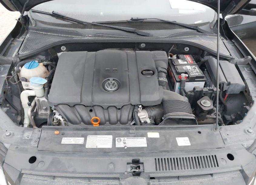 Photo 10 of 2013 Volkswagen Passat 2.5L SE (VIN 1VWBP7A32DC034920)