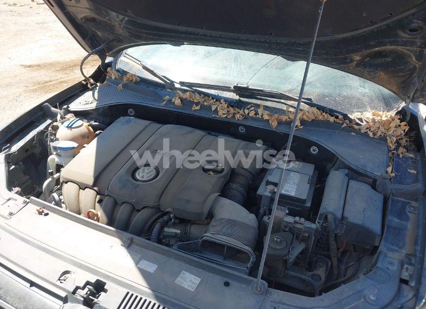 Photo 10 of 2013 Volkswagen Passat 2.5L SE (VIN 1VWBP7A32DC063172)