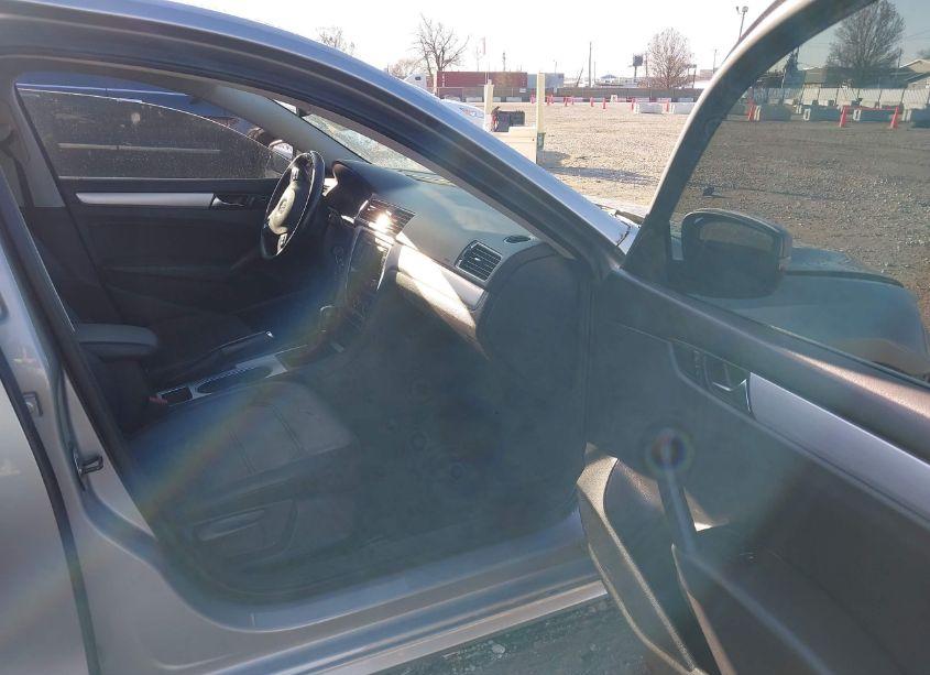 Photo 5 of 2013 Volkswagen Passat 2.5L SE (VIN 1VWBP7A32DC109146)