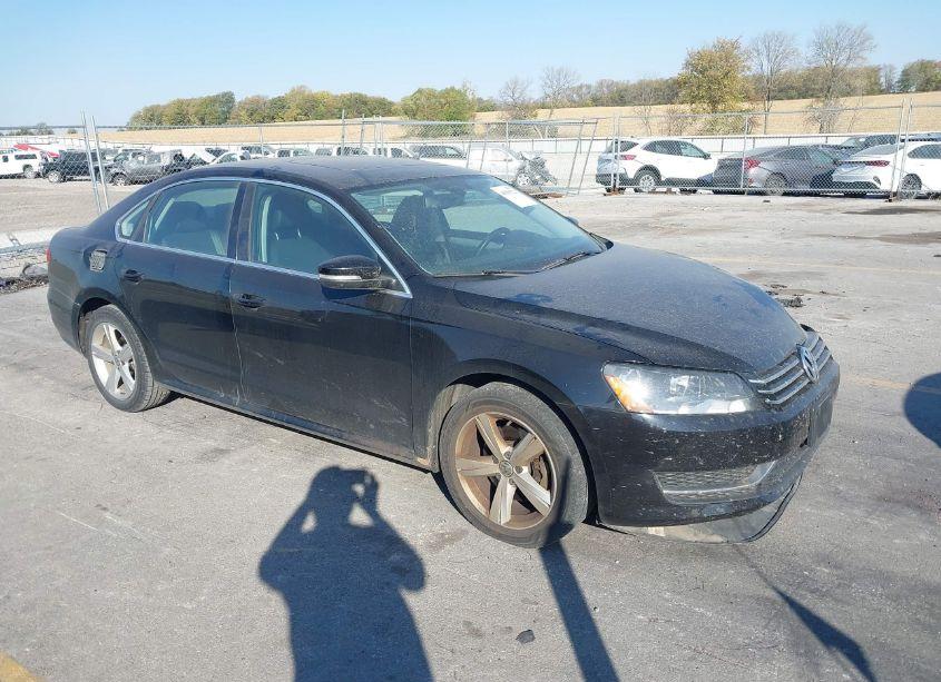 2013 Volkswagen Passat 2.5L SE (VIN 1VWBP7A32DC135231) main photo