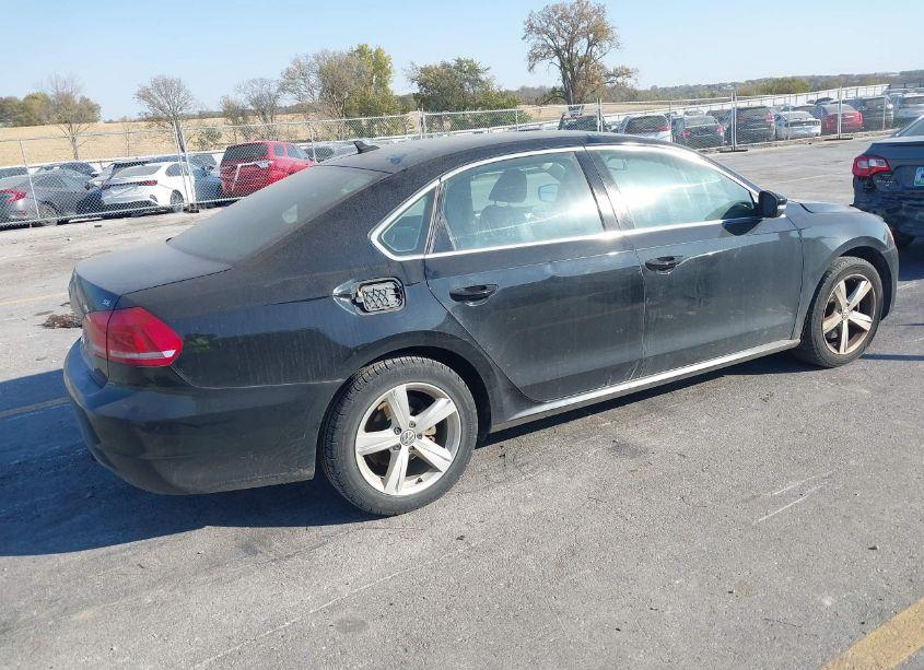 Photo 4 of 2013 Volkswagen Passat 2.5L SE (VIN 1VWBP7A32DC135231)