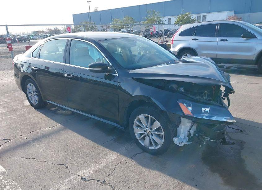 2013 Volkswagen Passat 2.5L SE (VIN 1VWBP7A32DC139327) main photo