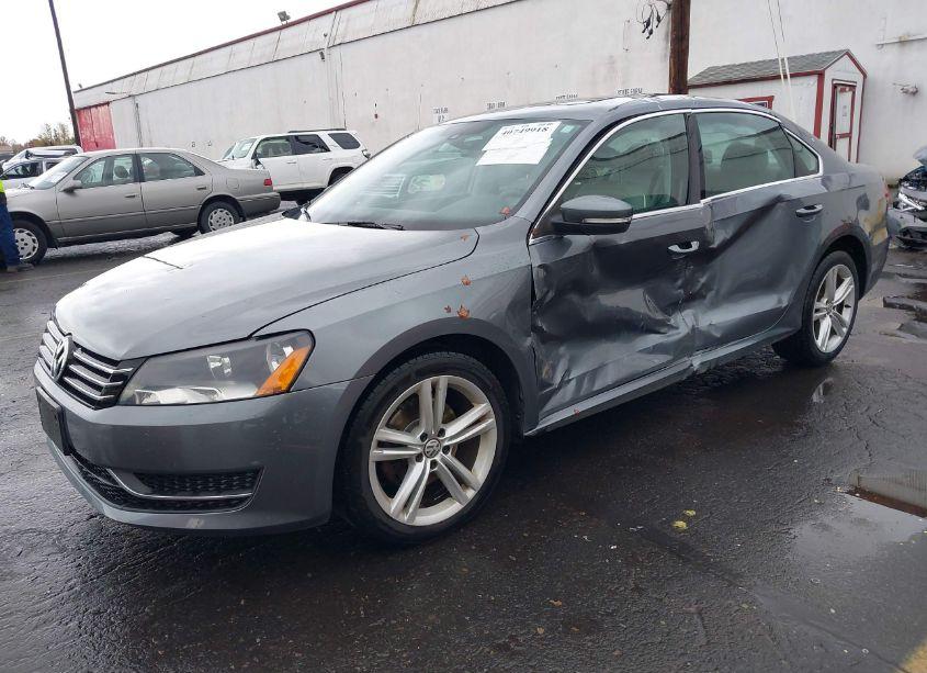 Photo 2 of 2014 Volkswagen Passat 2.5L SE (VIN 1VWBP7A32EC002213)