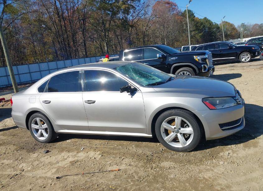 Photo 13 of 2012 Volkswagen Passat 2.5L SE (VIN 1VWBP7A33CC002847)