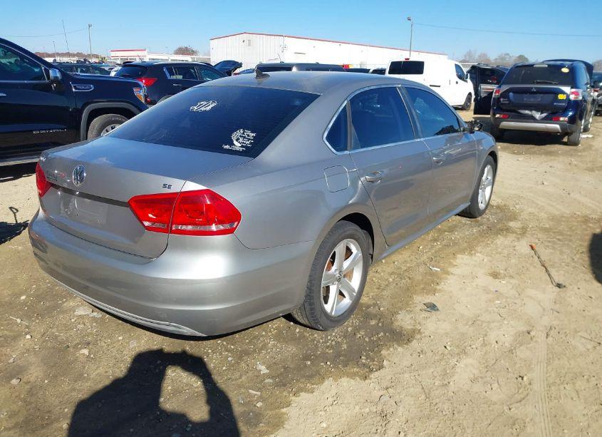 Photo 4 of 2012 Volkswagen Passat 2.5L SE (VIN 1VWBP7A33CC002847)
