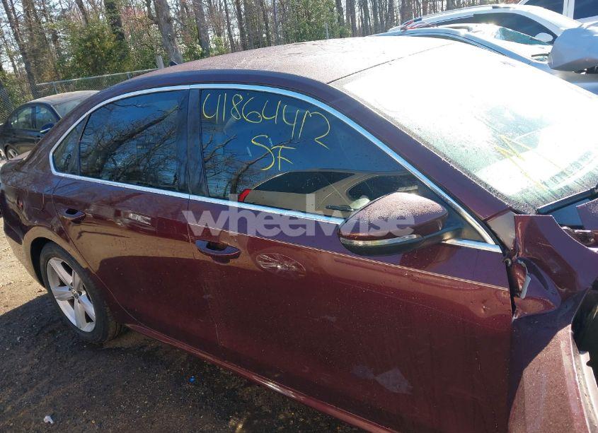 Photo 12 of 2012 Volkswagen Passat 2.5L SE (VIN 1VWBP7A33CC035671)