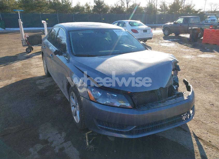 2012 Volkswagen Passat 2.5L SE (VIN 1VWBP7A33CC044578) main photo