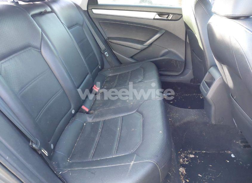 Photo 8 of 2012 Volkswagen Passat 2.5L SE (VIN 1VWBP7A33CC044578)