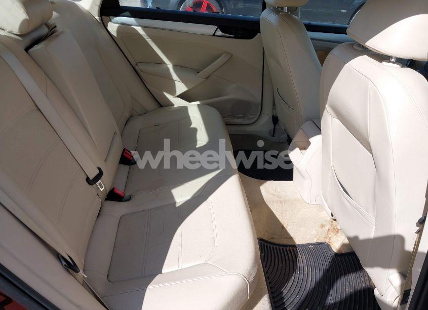 Photo 8 of 2012 Volkswagen Passat 2.5L SE (VIN 1VWBP7A33CC051322)