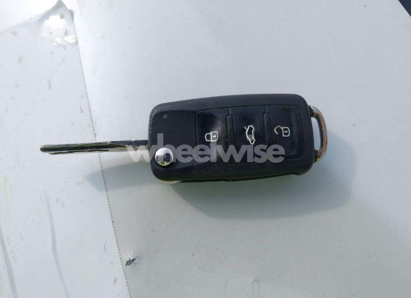 Photo 11 of 2012 Volkswagen Passat 2.5L SE (VIN 1VWBP7A33CC062899)