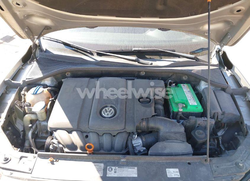 Photo 10 of 2012 Volkswagen Passat 2.5L SE (VIN 1VWBP7A33CC082053)