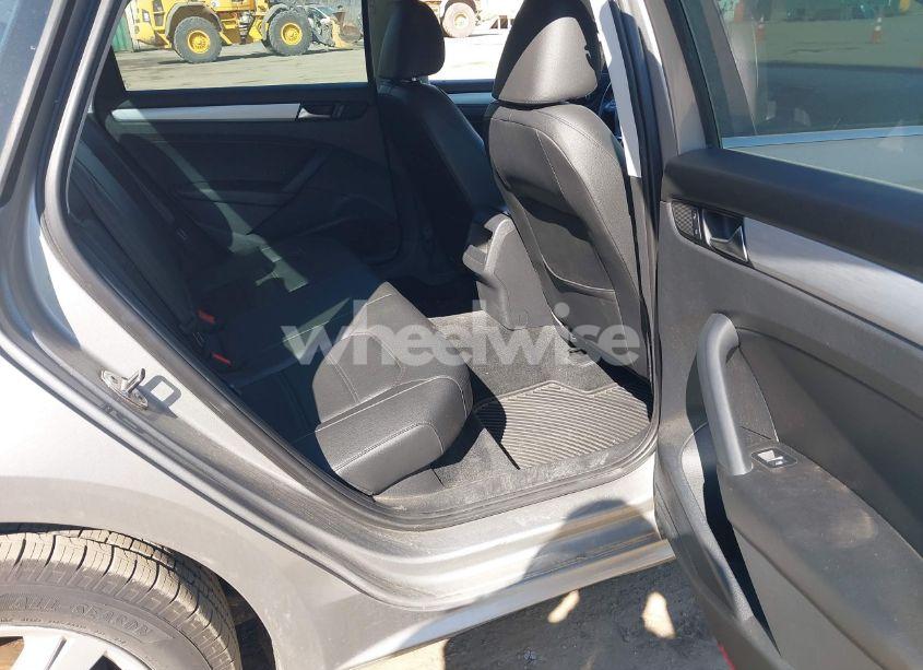 Photo 8 of 2012 Volkswagen Passat 2.5L SE (VIN 1VWBP7A33CC082053)