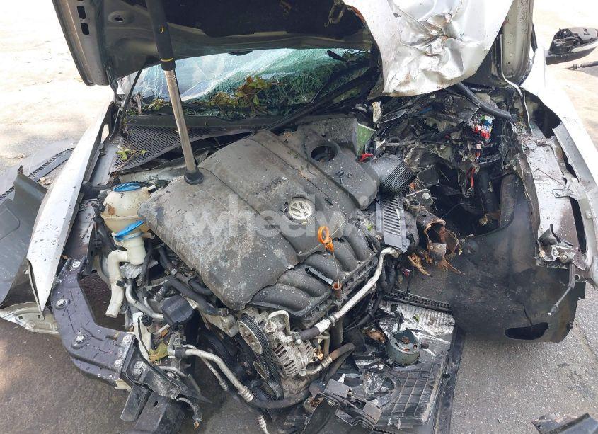 Photo 10 of 2013 Volkswagen Passat 2.5L SE (VIN 1VWBP7A33DC041410)