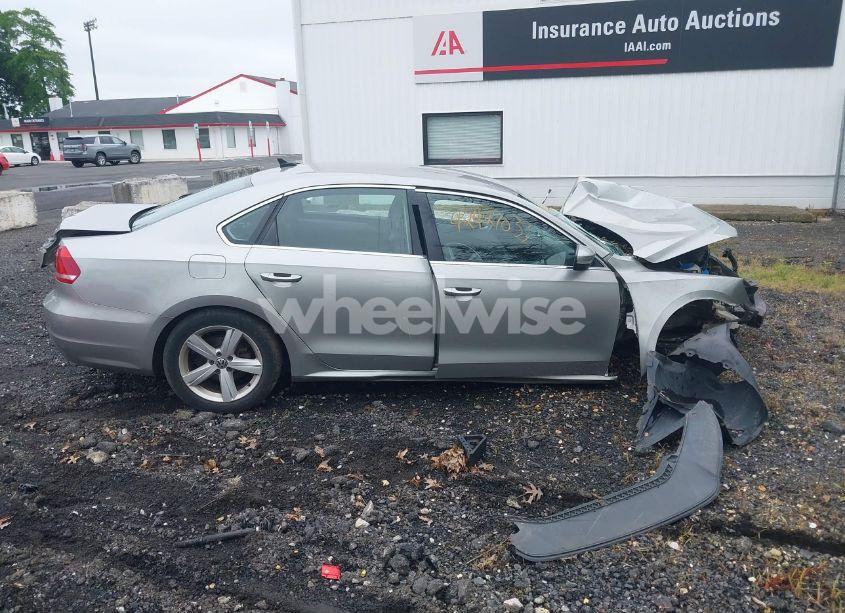 Photo 13 of 2013 Volkswagen Passat 2.5L SE (VIN 1VWBP7A33DC041410)