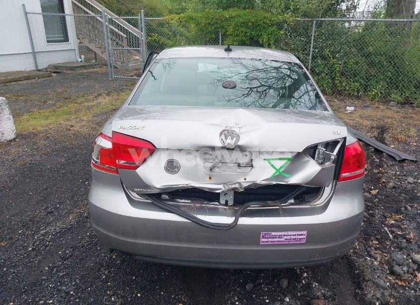 Photo 16 of 2013 Volkswagen Passat 2.5L SE (VIN 1VWBP7A33DC041410)