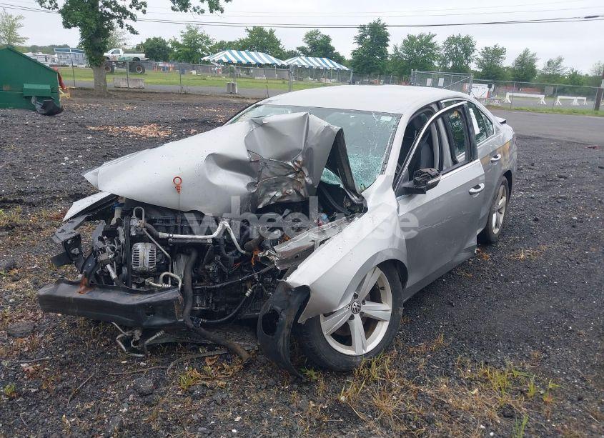 Photo 2 of 2013 Volkswagen Passat 2.5L SE (VIN 1VWBP7A33DC041410)