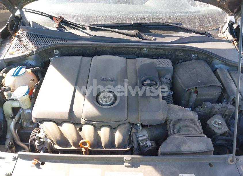 Photo 10 of 2013 Volkswagen Passat 2.5L SE (VIN 1VWBP7A33DC047157)