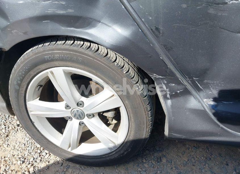 Photo 12 of 2013 Volkswagen Passat 2.5L SE (VIN 1VWBP7A33DC047157)