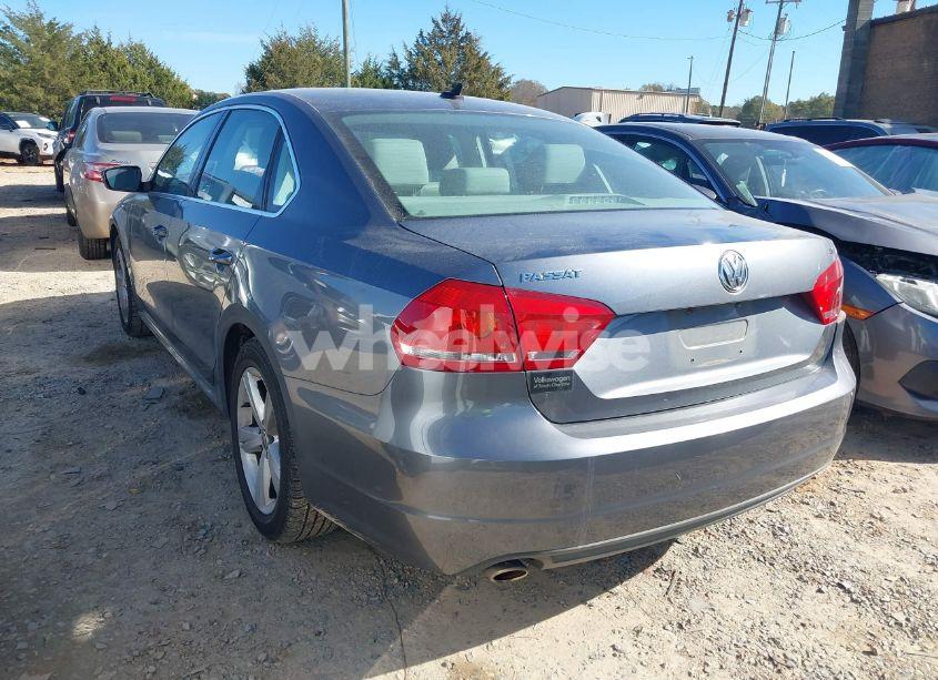 Photo 3 of 2013 Volkswagen Passat 2.5L SE (VIN 1VWBP7A33DC047157)