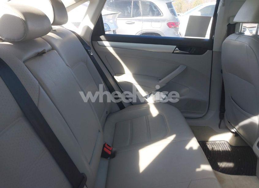 Photo 8 of 2013 Volkswagen Passat 2.5L SE (VIN 1VWBP7A33DC047157)