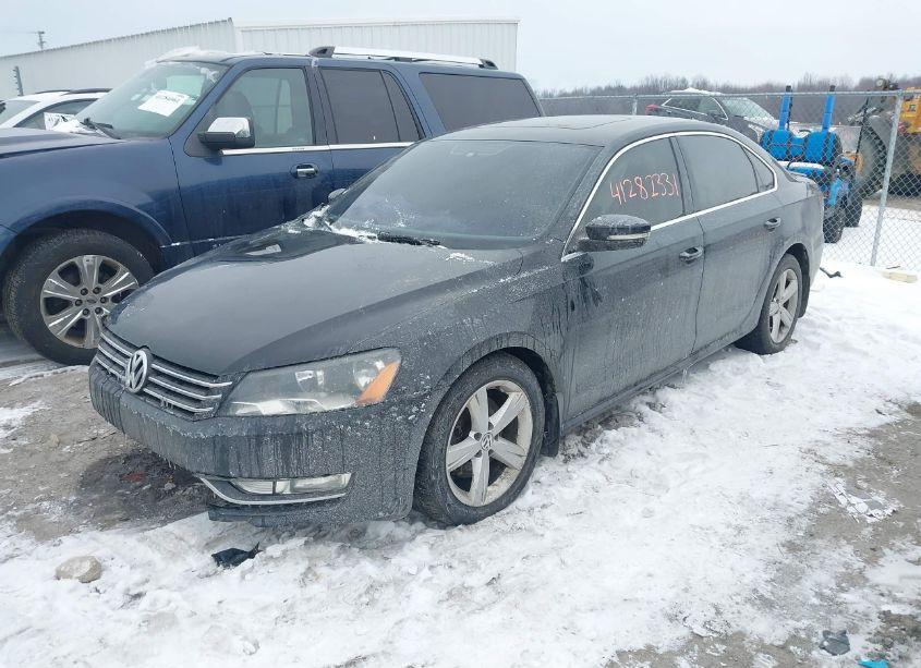 Photo 2 of 2013 Volkswagen Passat 2.5L SE (VIN 1VWBP7A33DC117711)