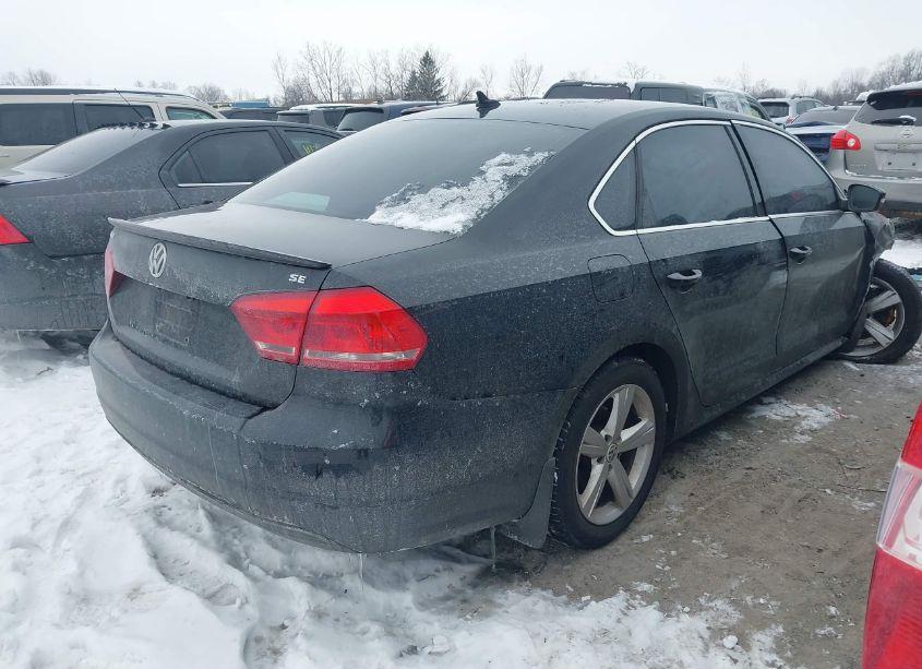 Photo 4 of 2013 Volkswagen Passat 2.5L SE (VIN 1VWBP7A33DC117711)