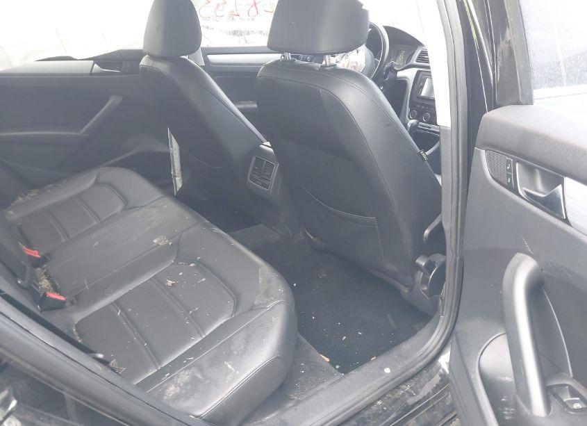 Photo 8 of 2013 Volkswagen Passat 2.5L SE (VIN 1VWBP7A33DC117711)