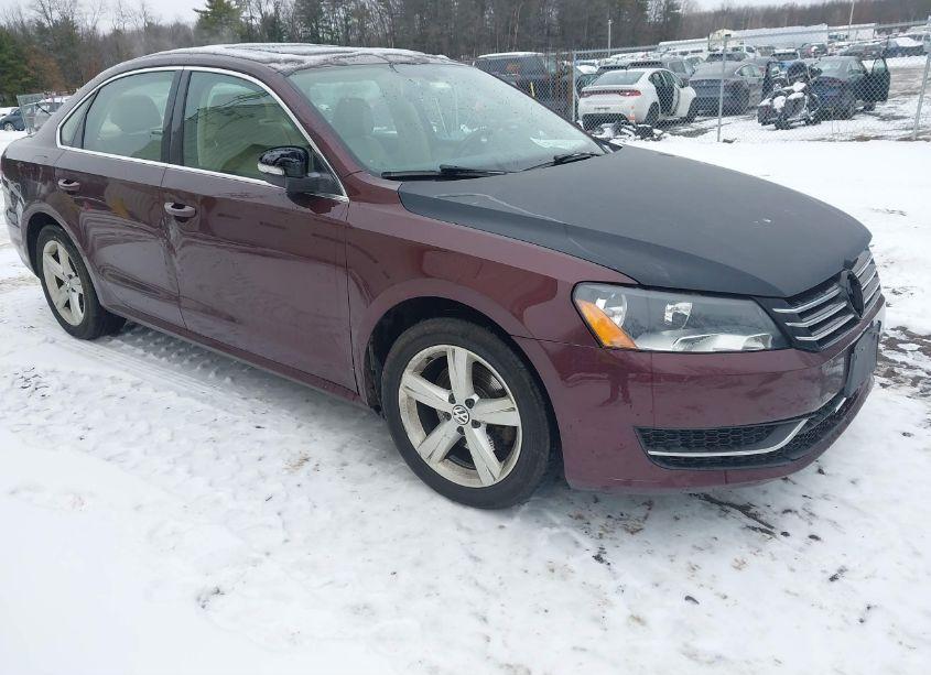 2013 Volkswagen Passat 2.5L SE (VIN 1VWBP7A33DC145511) main photo