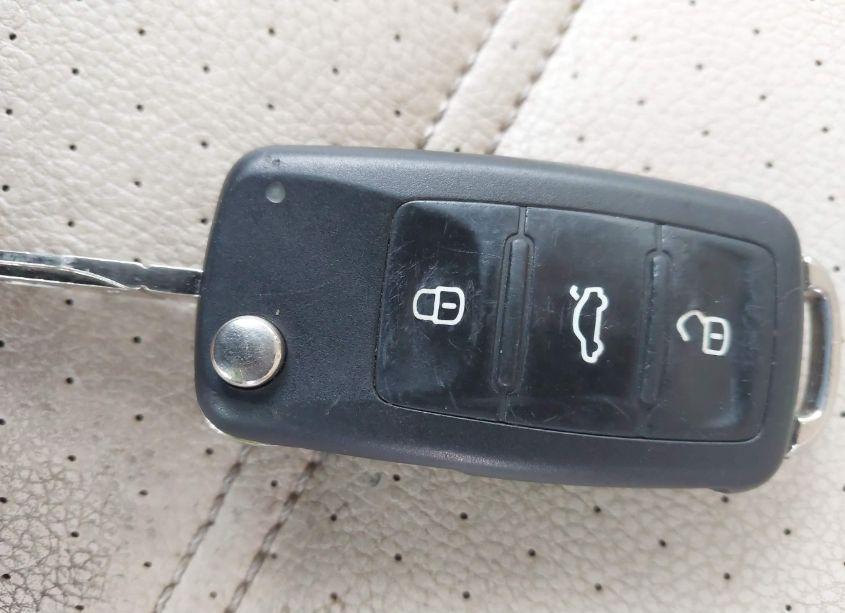 Photo 11 of 2013 Volkswagen Passat 2.5L SE (VIN 1VWBP7A33DC145511)