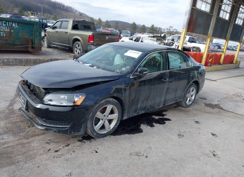 Photo 2 of 2014 Volkswagen Passat 2.5L SE (VIN 1VWBP7A33EC052232)