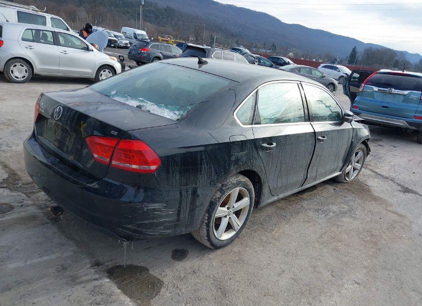 Photo 4 of 2014 Volkswagen Passat 2.5L SE (VIN 1VWBP7A33EC052232)