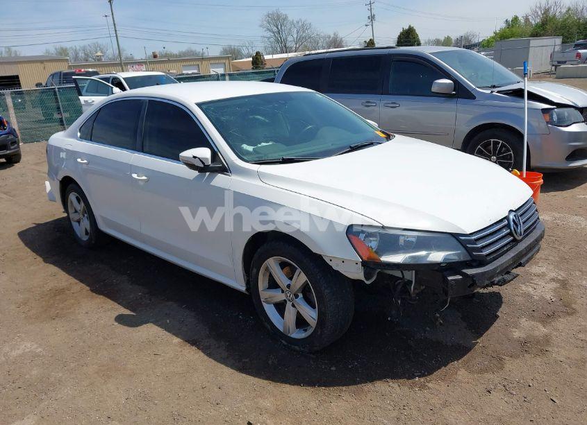 2012 Volkswagen Passat 2.5L SE (VIN 1VWBP7A34CC012643) main photo