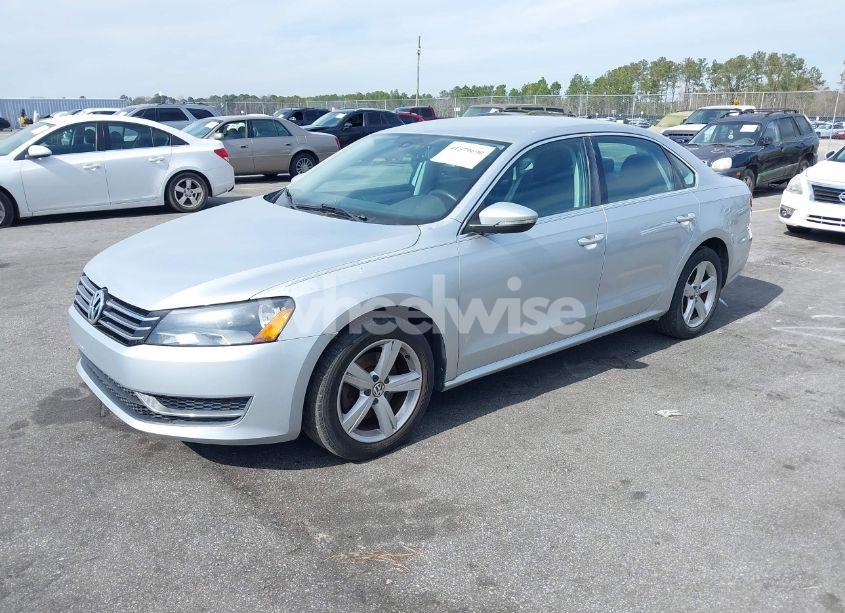 Photo 2 of 2012 Volkswagen Passat 2.5L SE (VIN 1VWBP7A34CC045237)