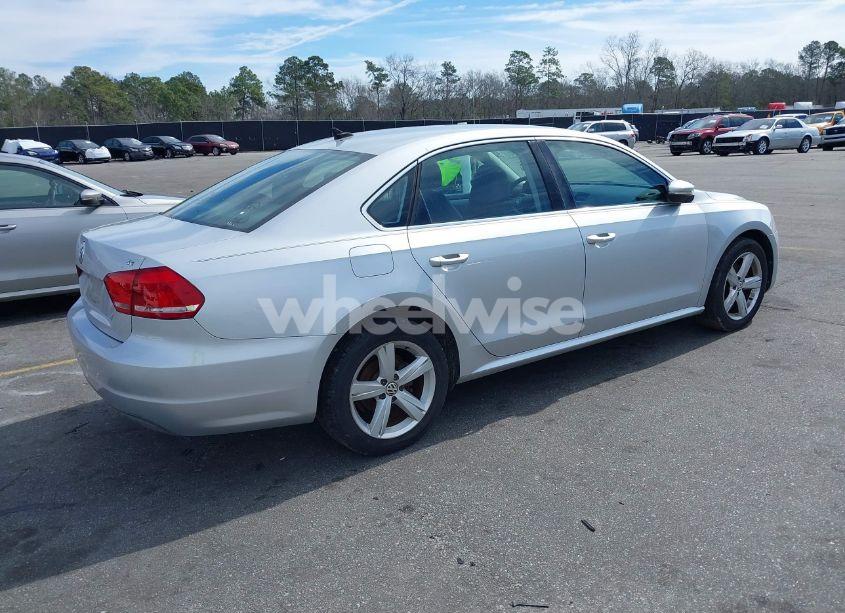 Photo 4 of 2012 Volkswagen Passat 2.5L SE (VIN 1VWBP7A34CC045237)